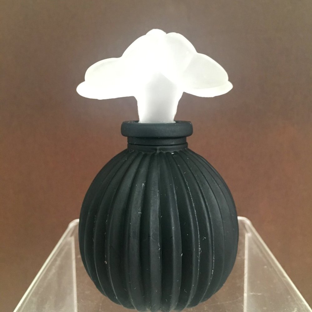 Vintage Perfume Bottle Ribbed Satin Black Glass Frosted Flowers Stopper